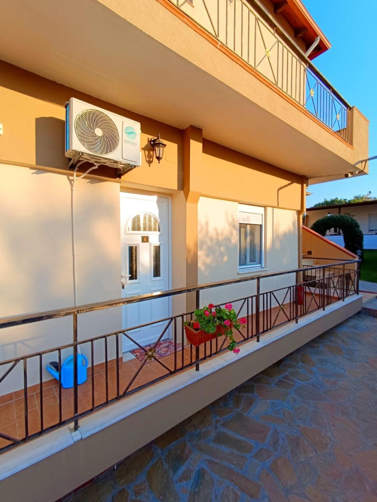 Studio Eleni Nea Agathoupoli Exterior photo